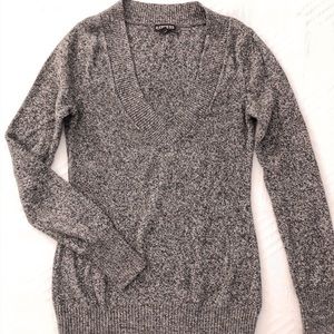 V-Neck Sweater▪️Express